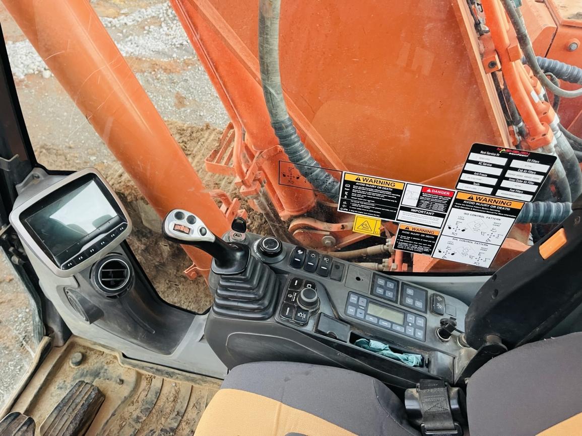 2014 Doosan DX225LC-3 Hydraulic Excavator