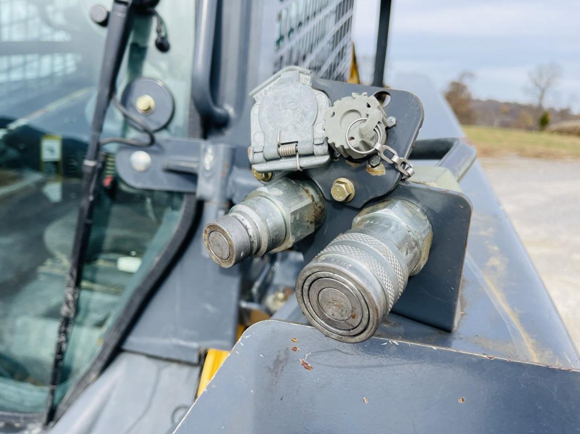 2012 John Deere 333D Skid Steer