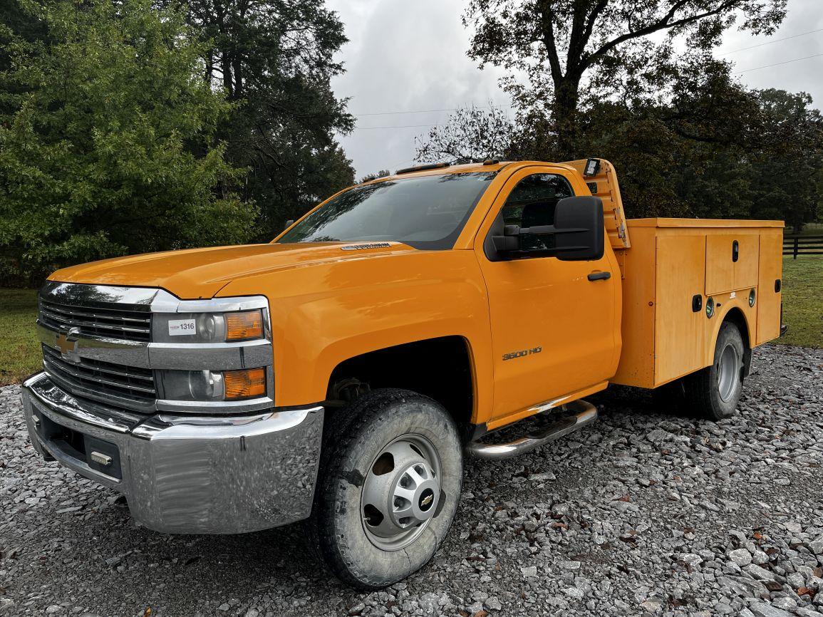 2015 CHEVROLET Silverado 3500HD S/A Service Truck