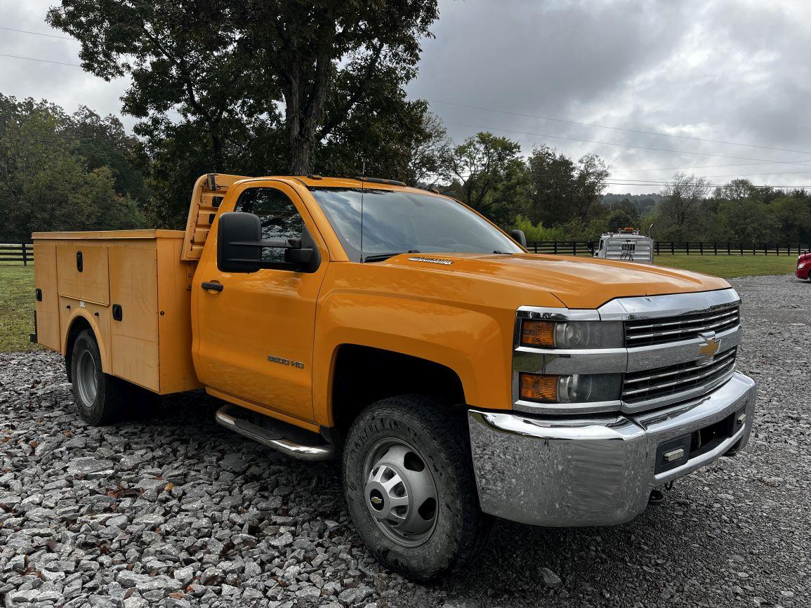 2015 CHEVROLET Silverado 3500HD S/A Service Truck