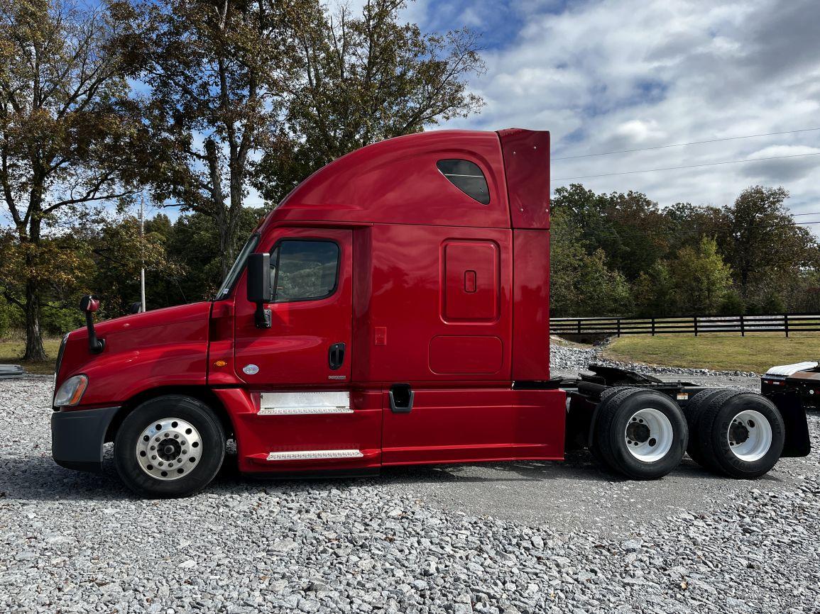 2015 FREIGHTLINER Cascadia Evolution  T/A Truck Tractor