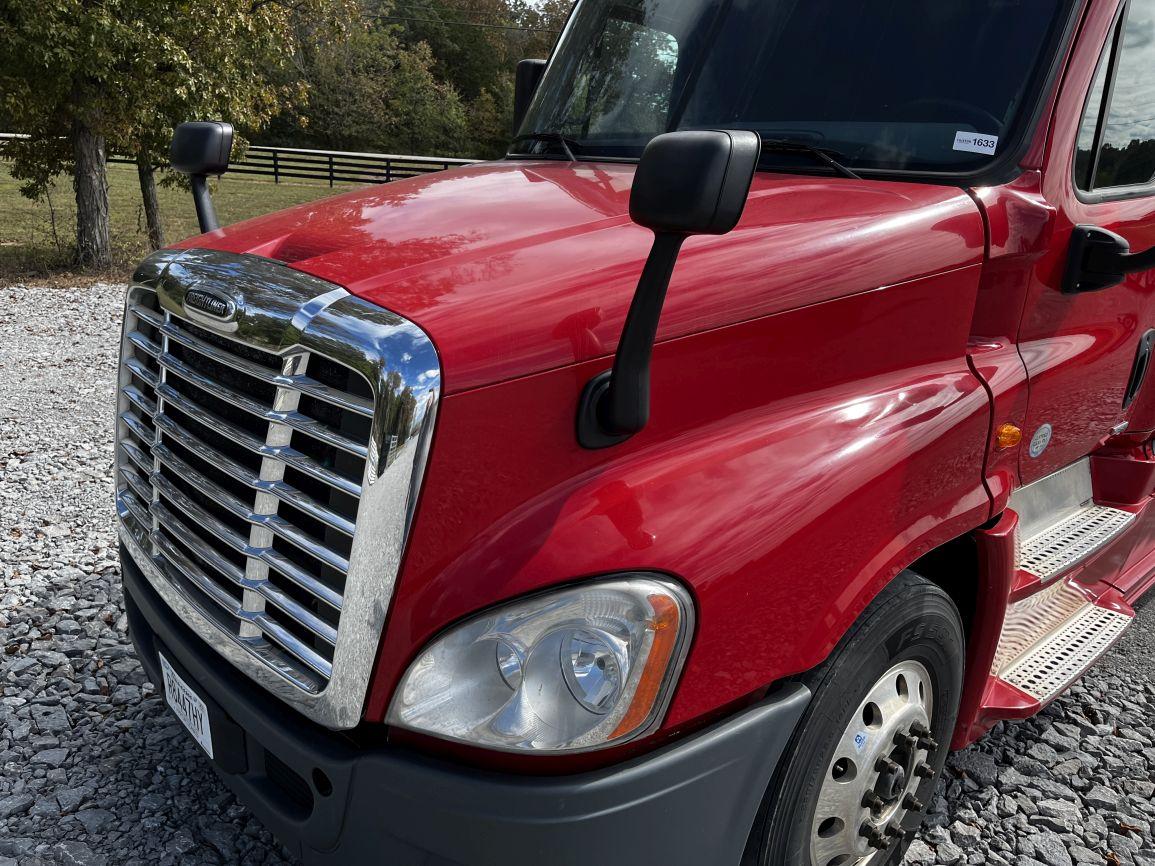 2015 FREIGHTLINER Cascadia Evolution  T/A Truck Tractor