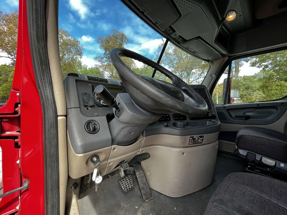 2015 FREIGHTLINER Cascadia Evolution  T/A Truck Tractor