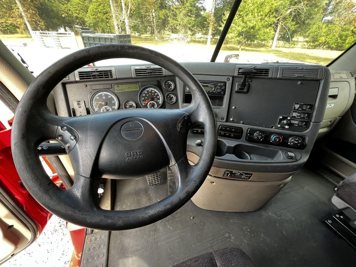 2015 FREIGHTLINER Cascadia Evolution  T/A Truck Tractor