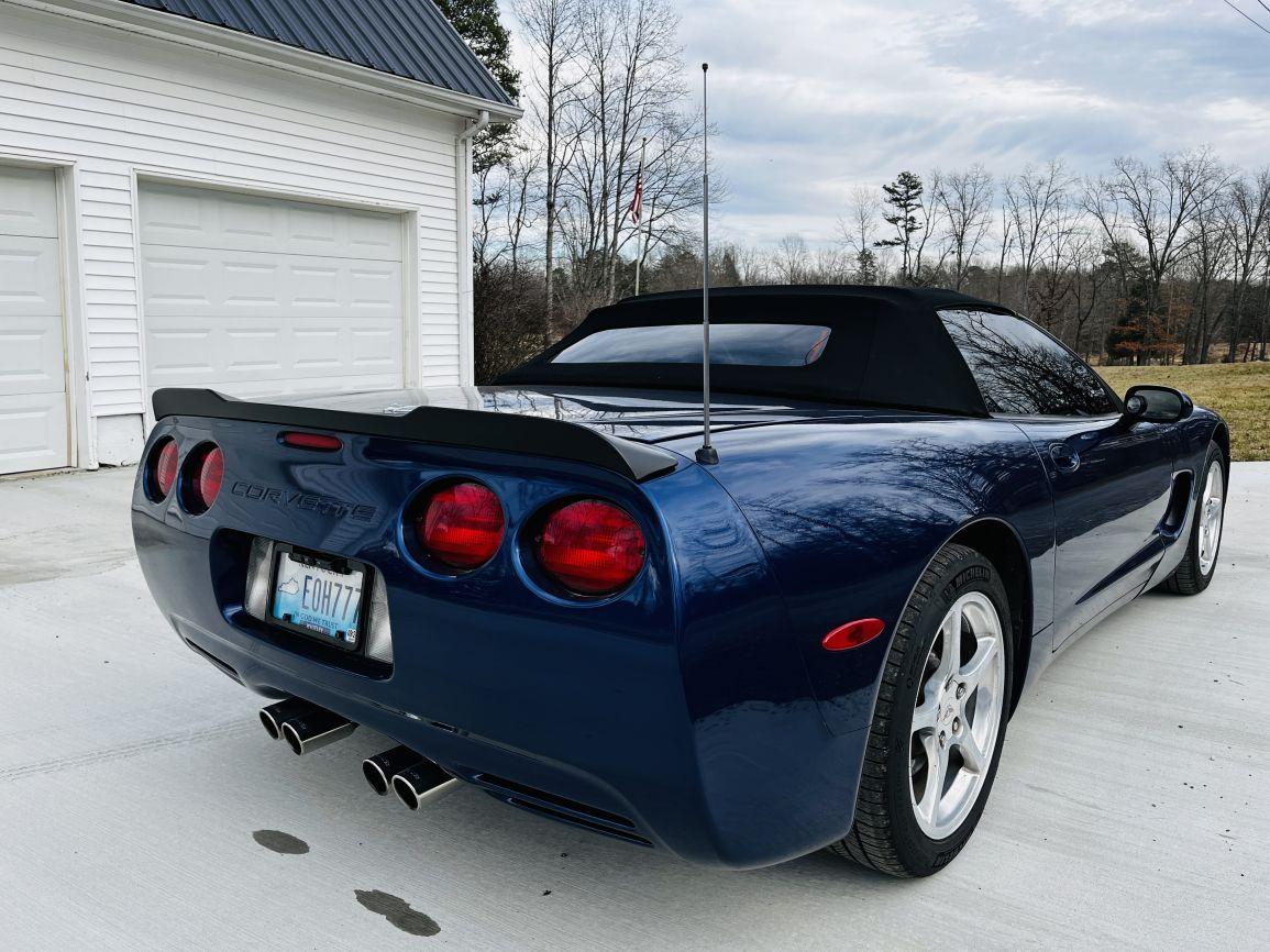 2004 CHEVROLET Corvette Convertible