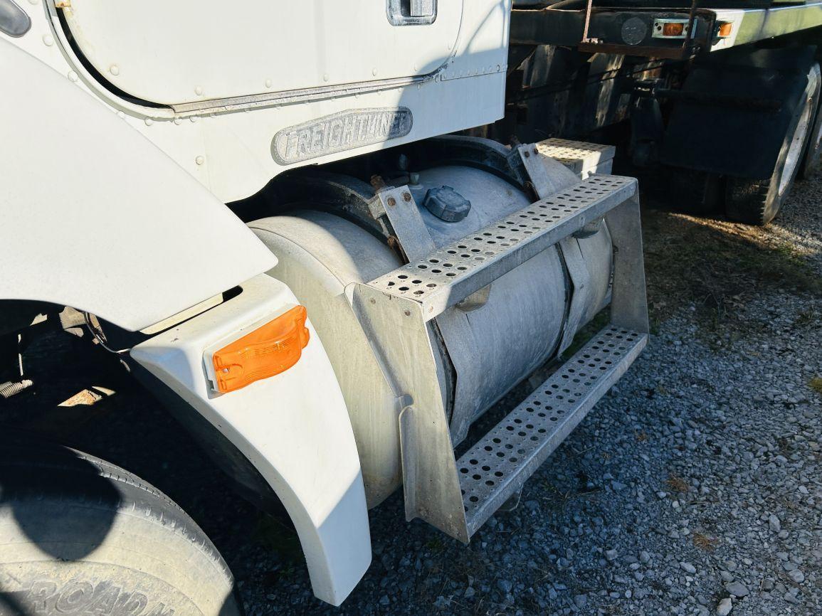 1996 FREIGHTLINER FLD112 T/A Tender Truck