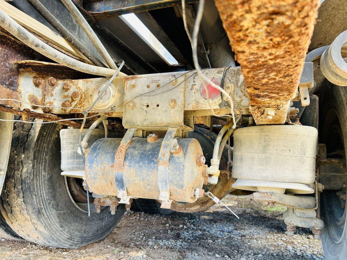 1996 FREIGHTLINER FLD112 T/A Tender Truck