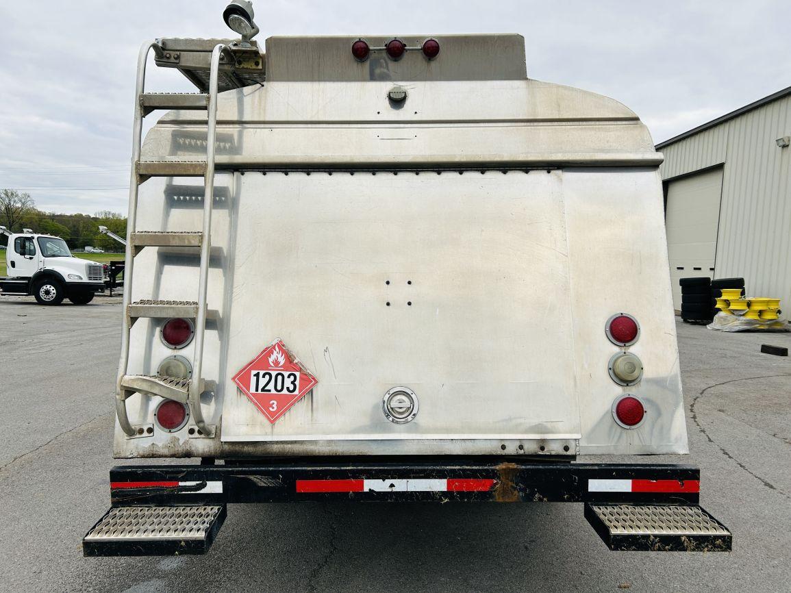 2005 FREIGHTLINER M2 Business Clas S/A Fuel Truck