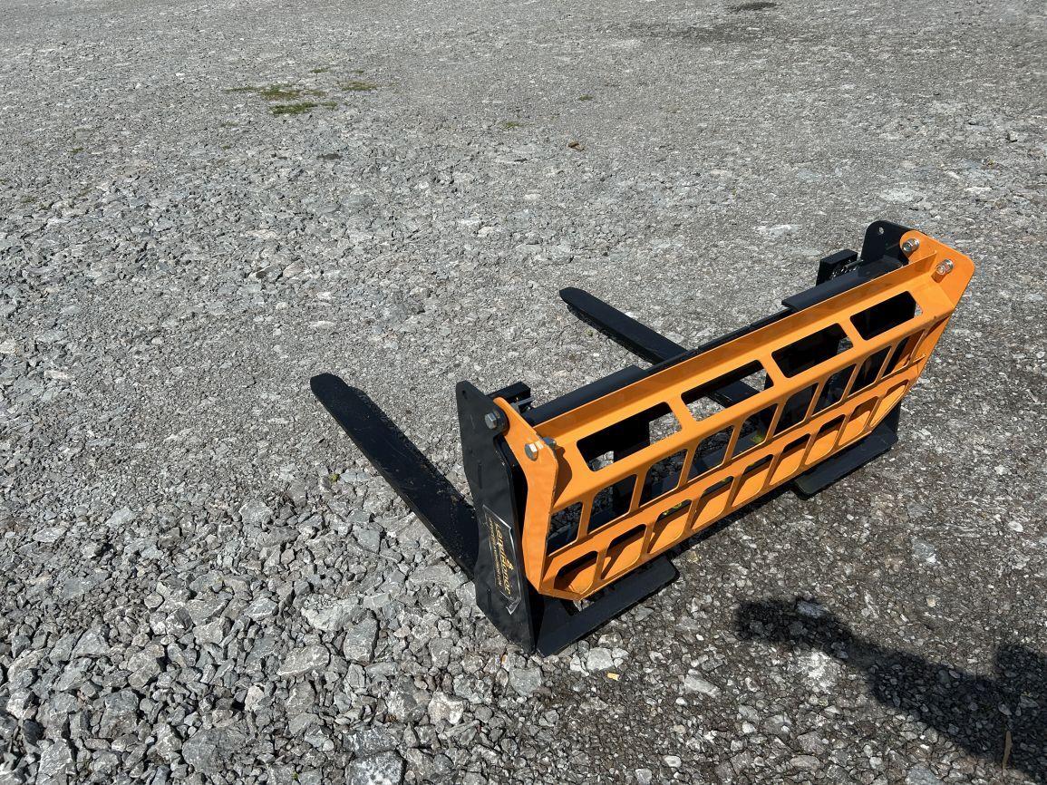 Unused 2023 Landhonor PF-11-3500G Pallet Fork