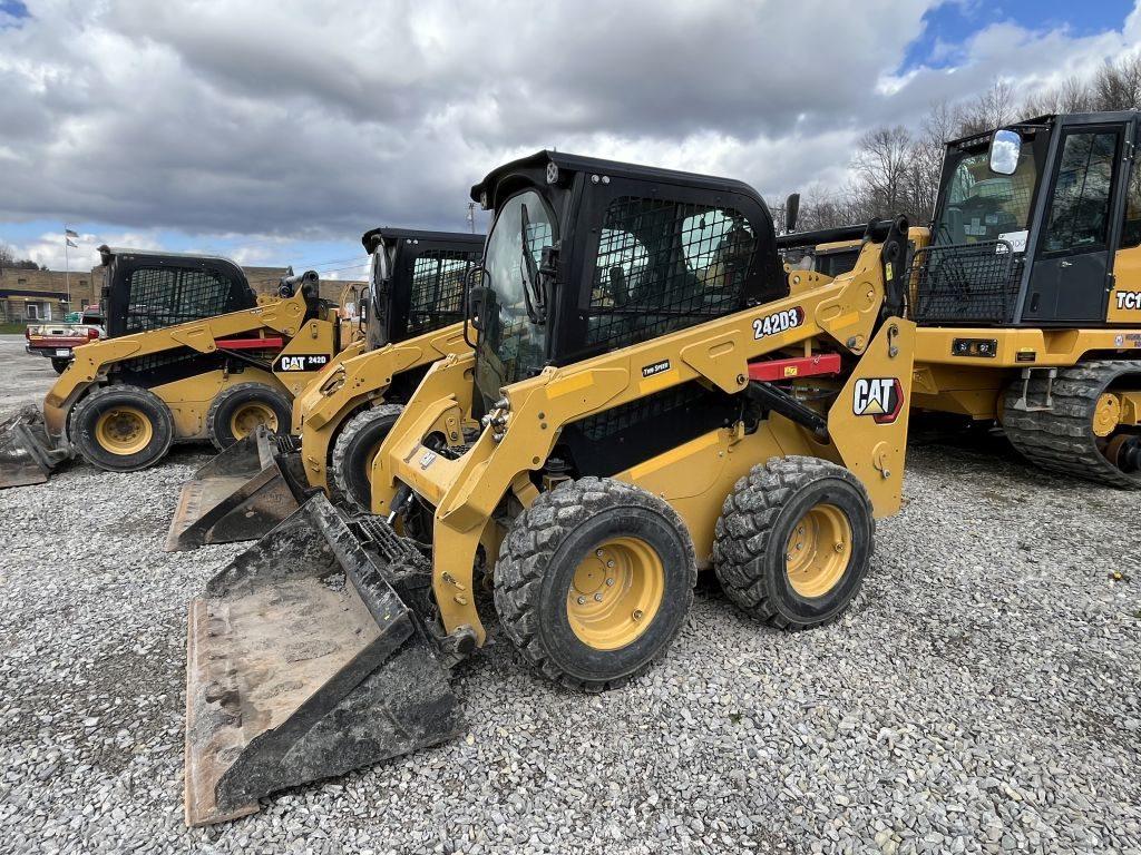 Caterpillar 242D3 Skid Steer Loader