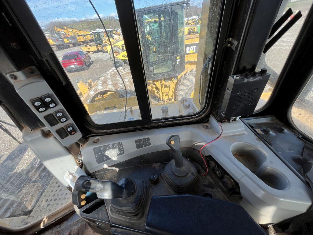 2019 Caterpillar D6T