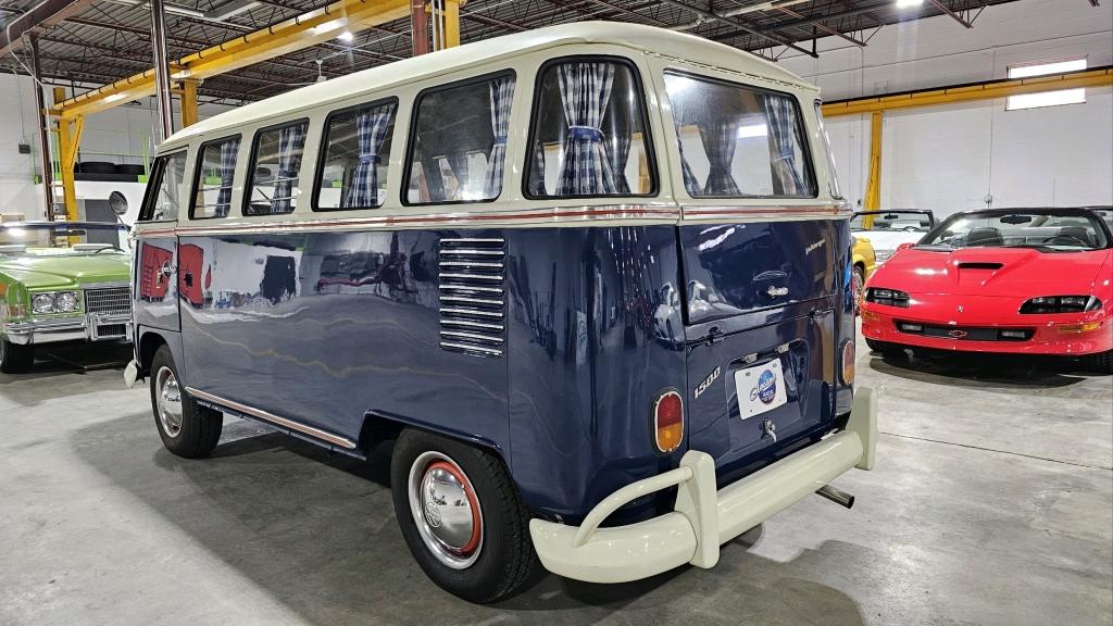 1968 Volkswagen 13 Window Bus