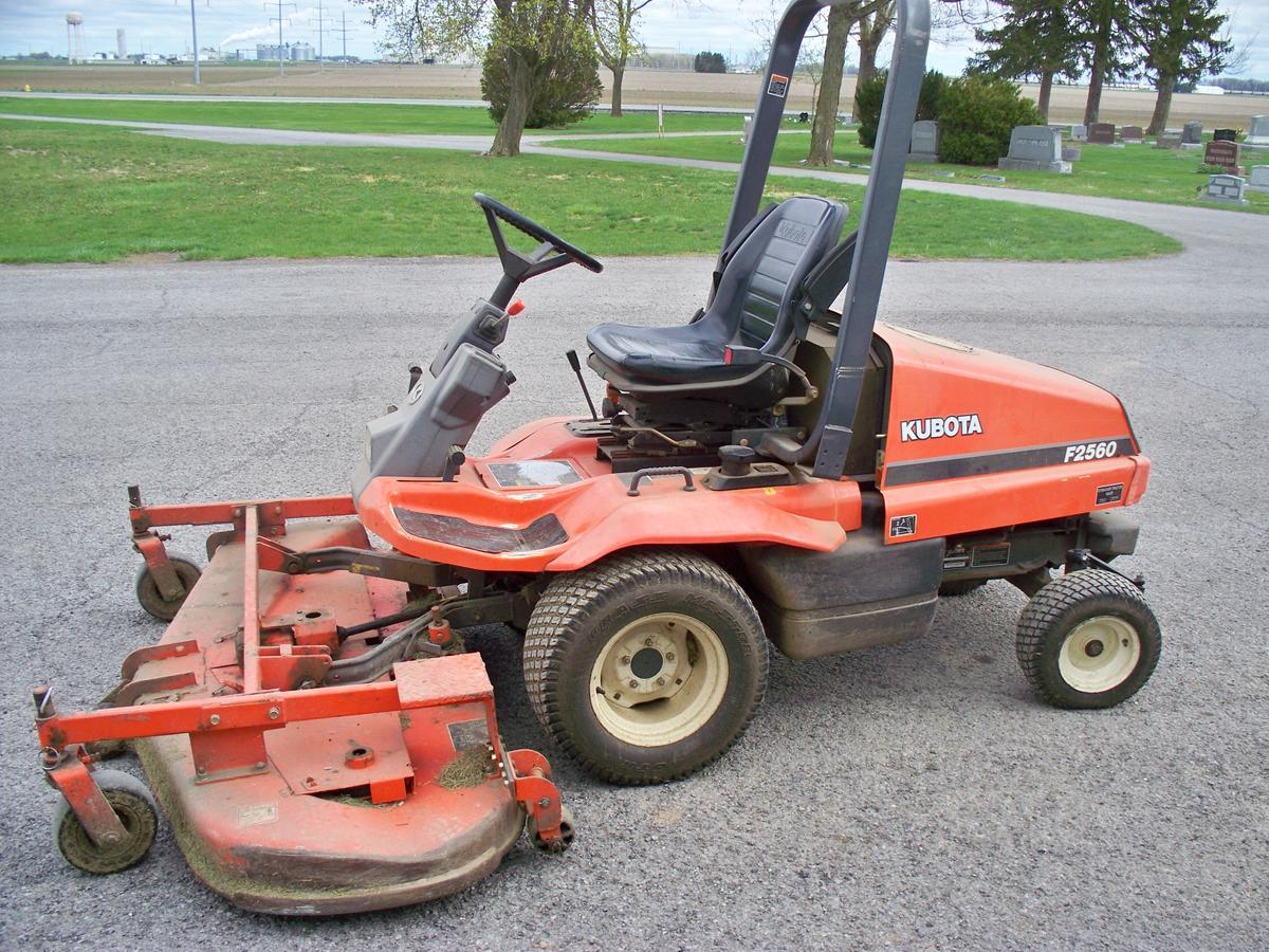 •	2004 Kubota, Model F2560 mower