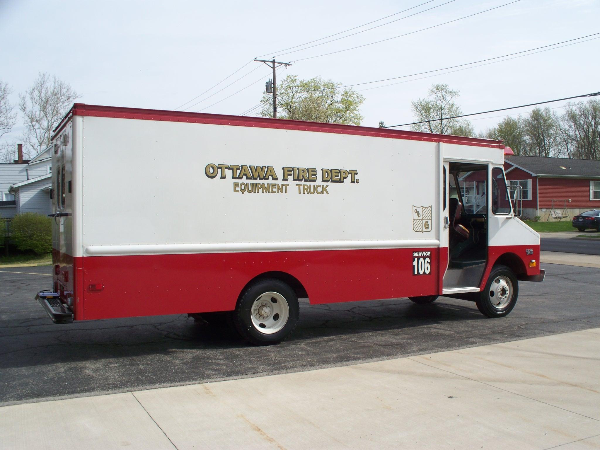 •	1987 Chevy Step Van / Walk-in Van