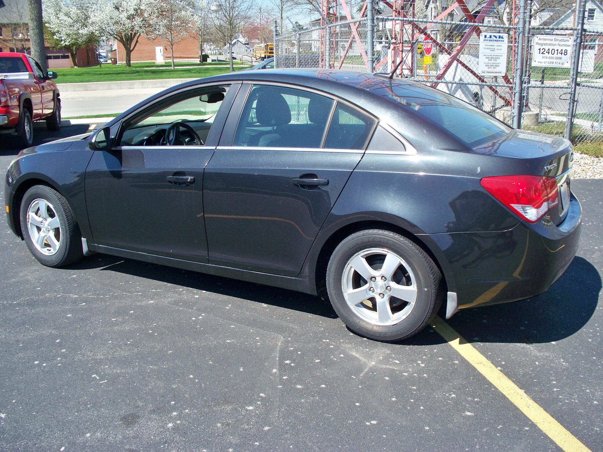 •	2013 Chevy Cruze 1LT