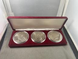 3- 1976 BiCentennial Eisenhower Dollars in velvet display