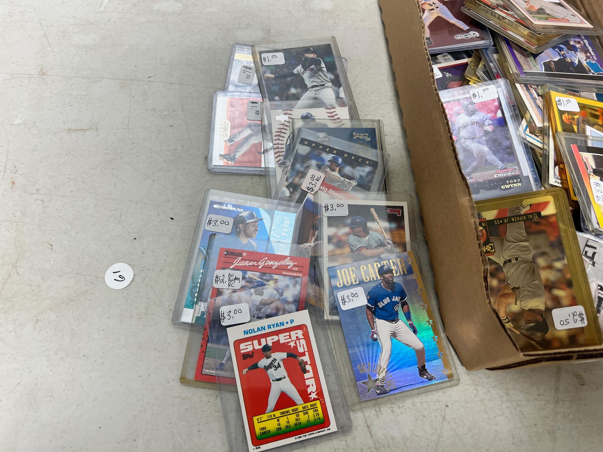 Baseball Cards 2 boxes 1984 to 1986 + Toploaders stars