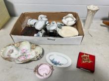 Box lot glassware w/ mini tea set items