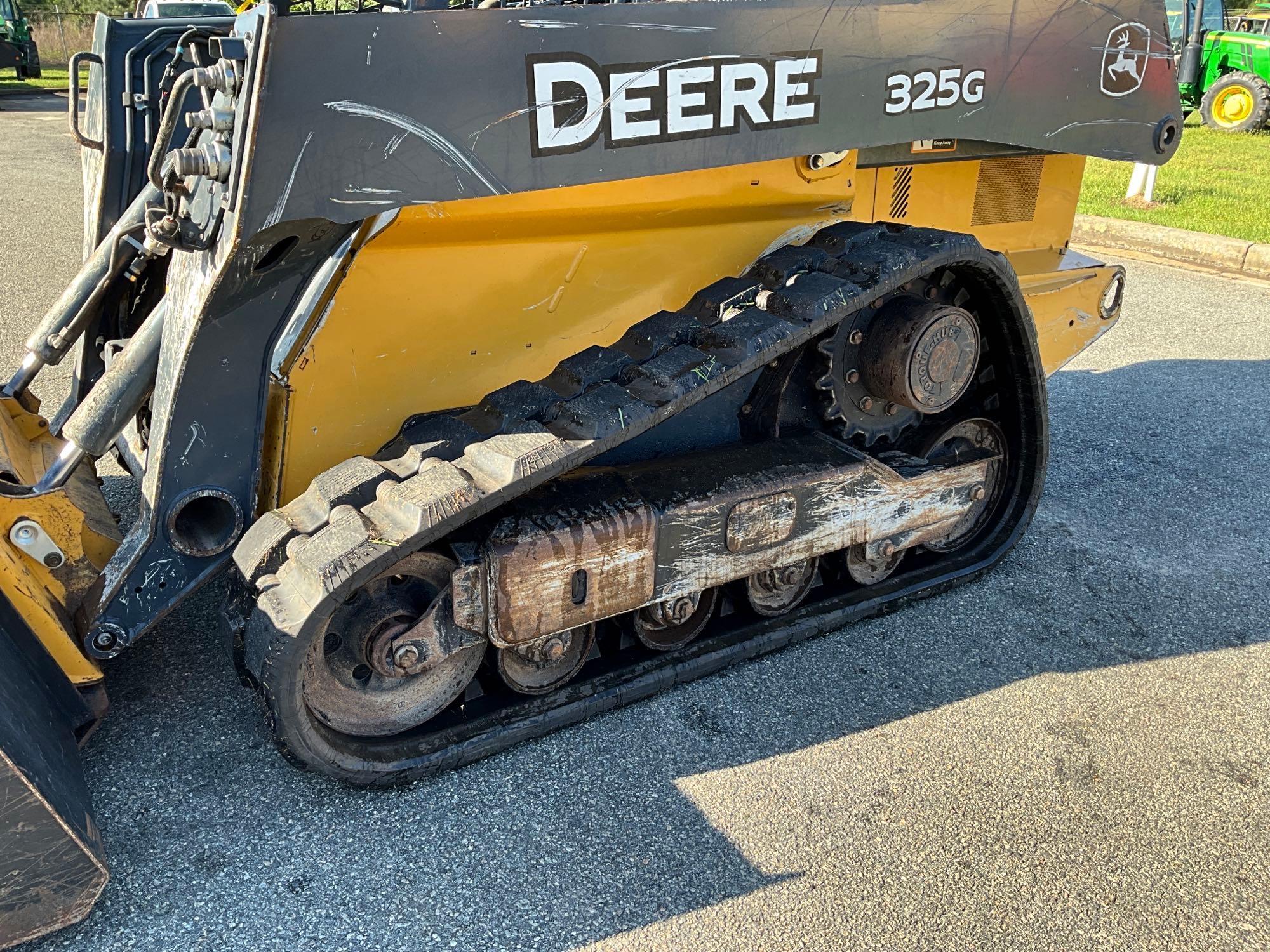 2019 John Deere 325G track loader