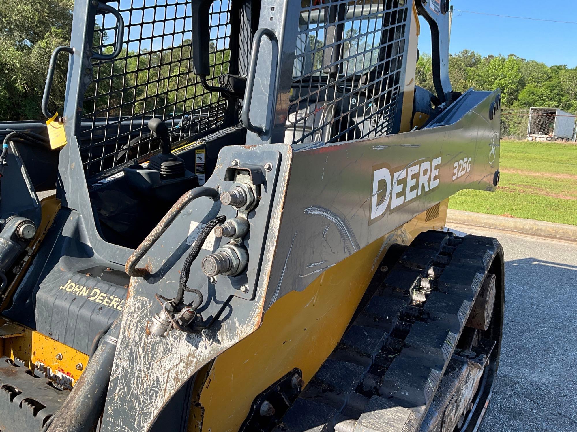 2019 John Deere 325G track loader