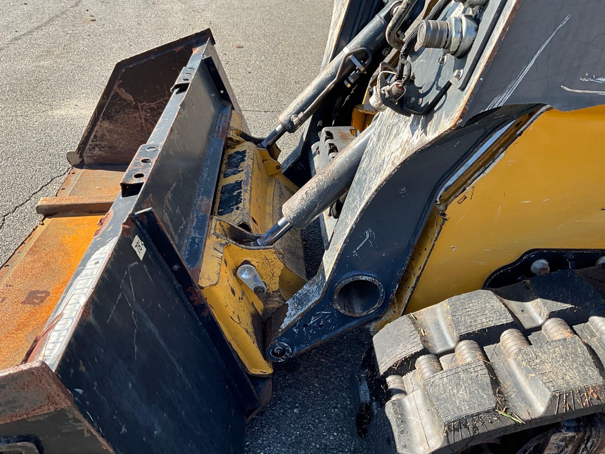 2019 John Deere 325G track loader