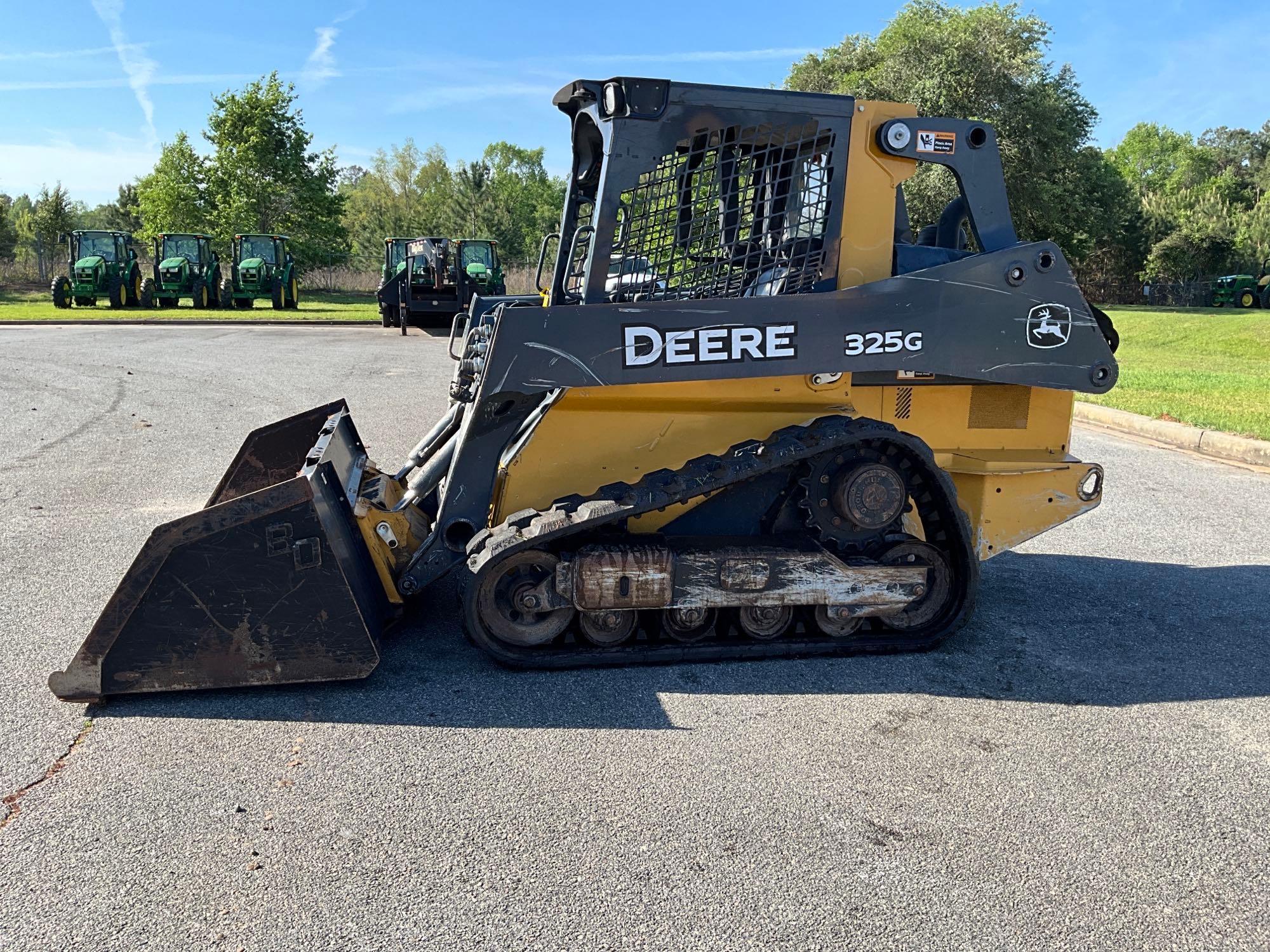 2019 John Deere 325G track loader