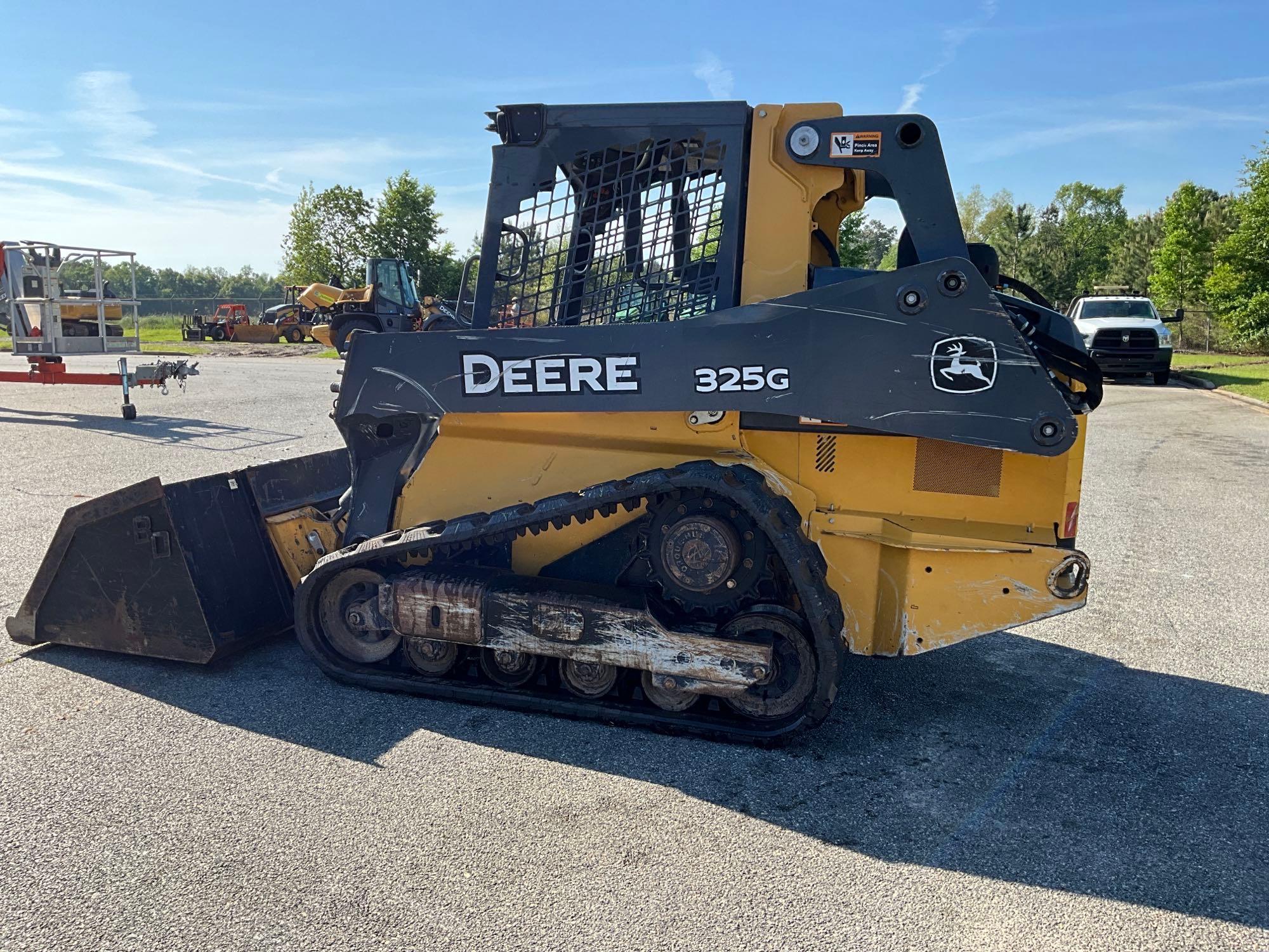 2019 John Deere 325G track loader