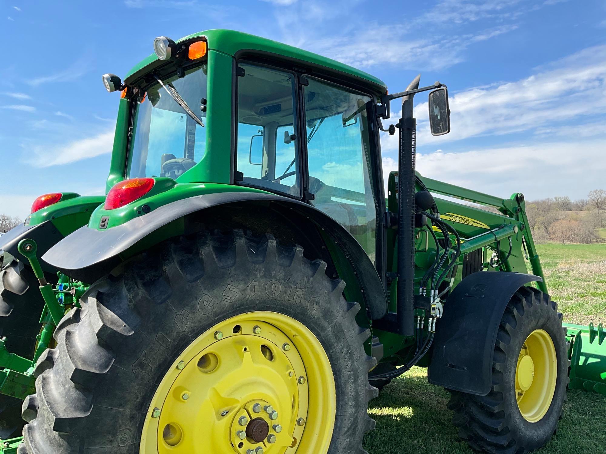 2008 John Deere 7230 Premium MFWD tractor