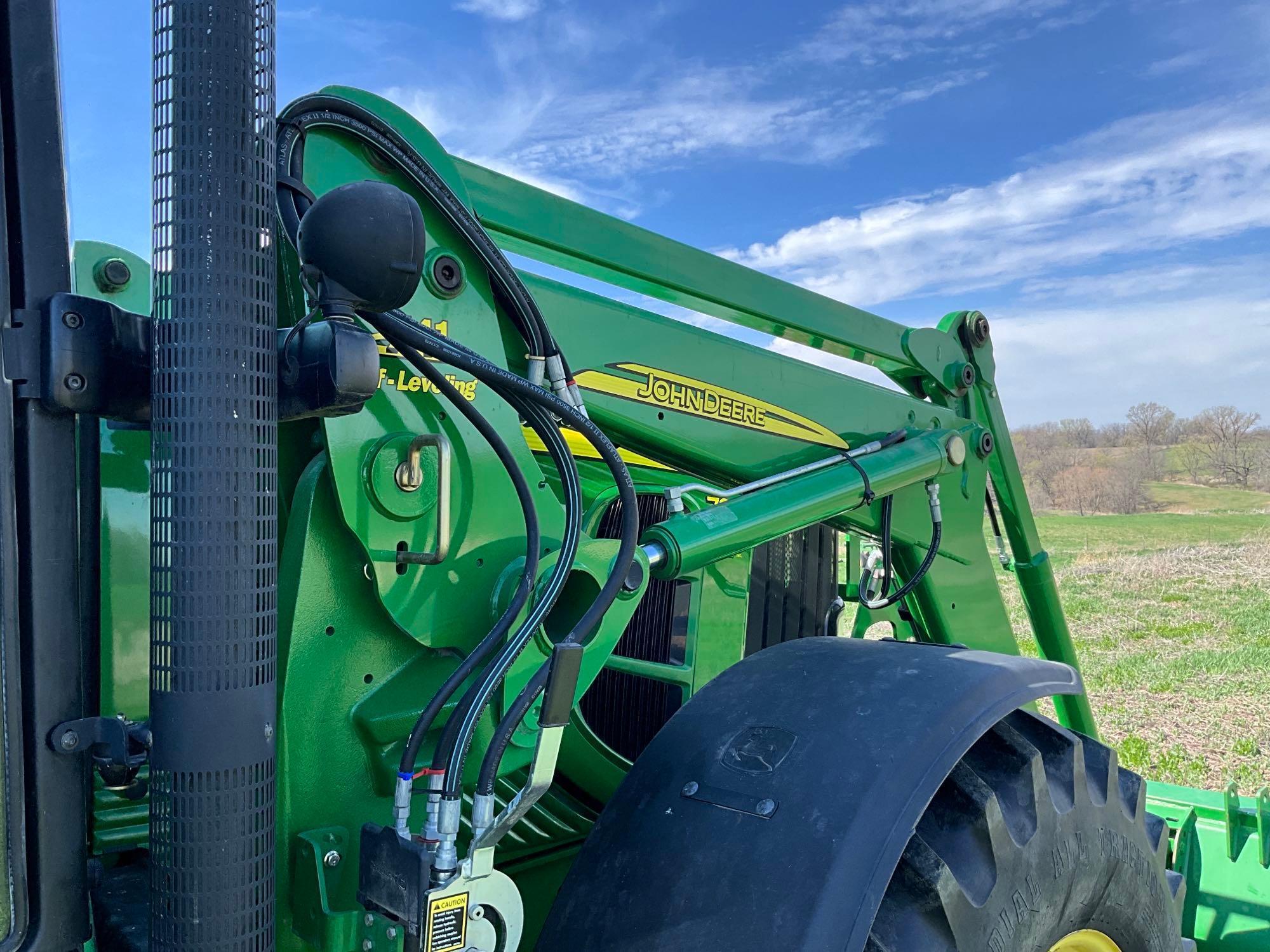 2008 John Deere 7230 Premium MFWD tractor