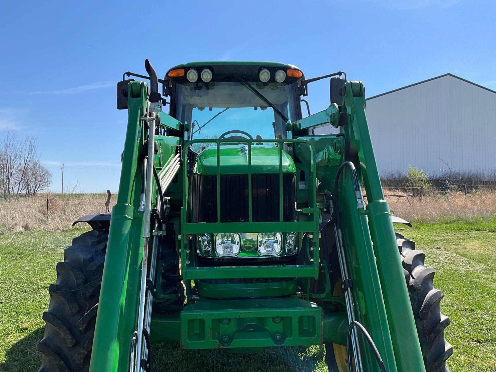 2008 John Deere 7230 Premium MFWD tractor