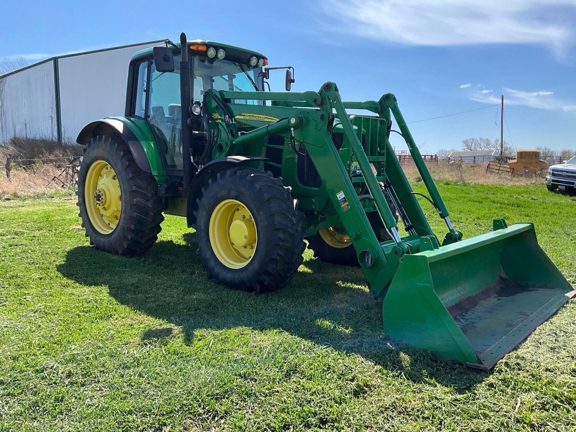 2008 John Deere 7230 Premium MFWD tractor