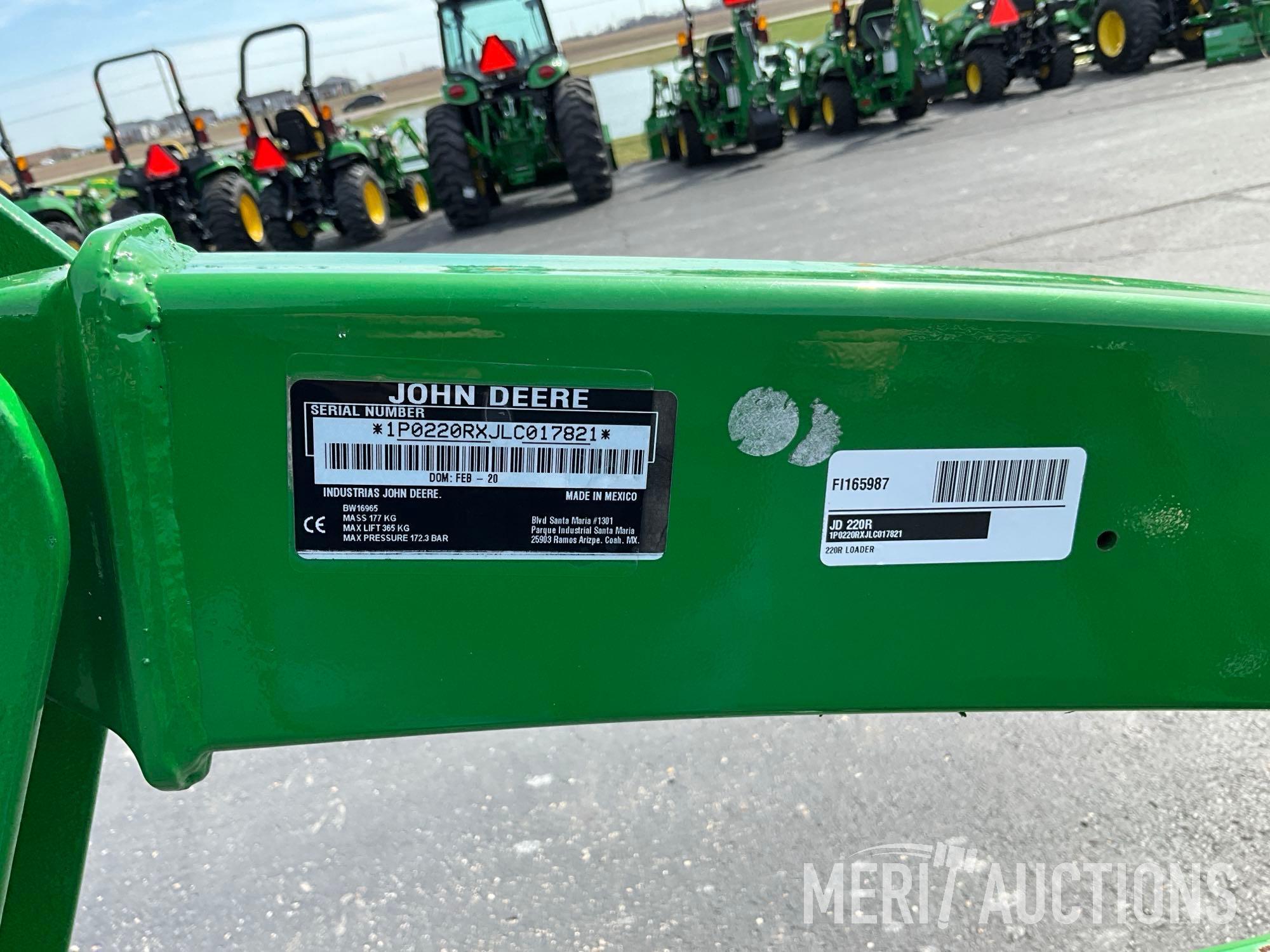 John Deere 220R Loader