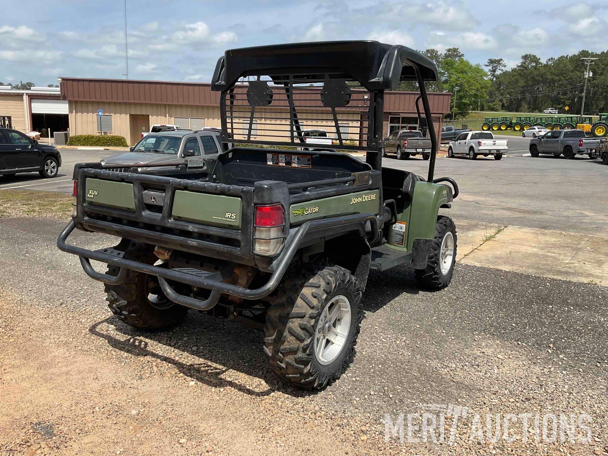 2011 John Deere 825i Gator