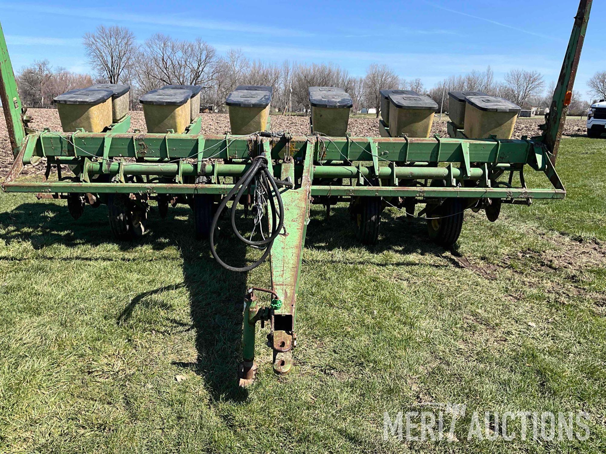 John Deere 7000 6 row 30in. planter