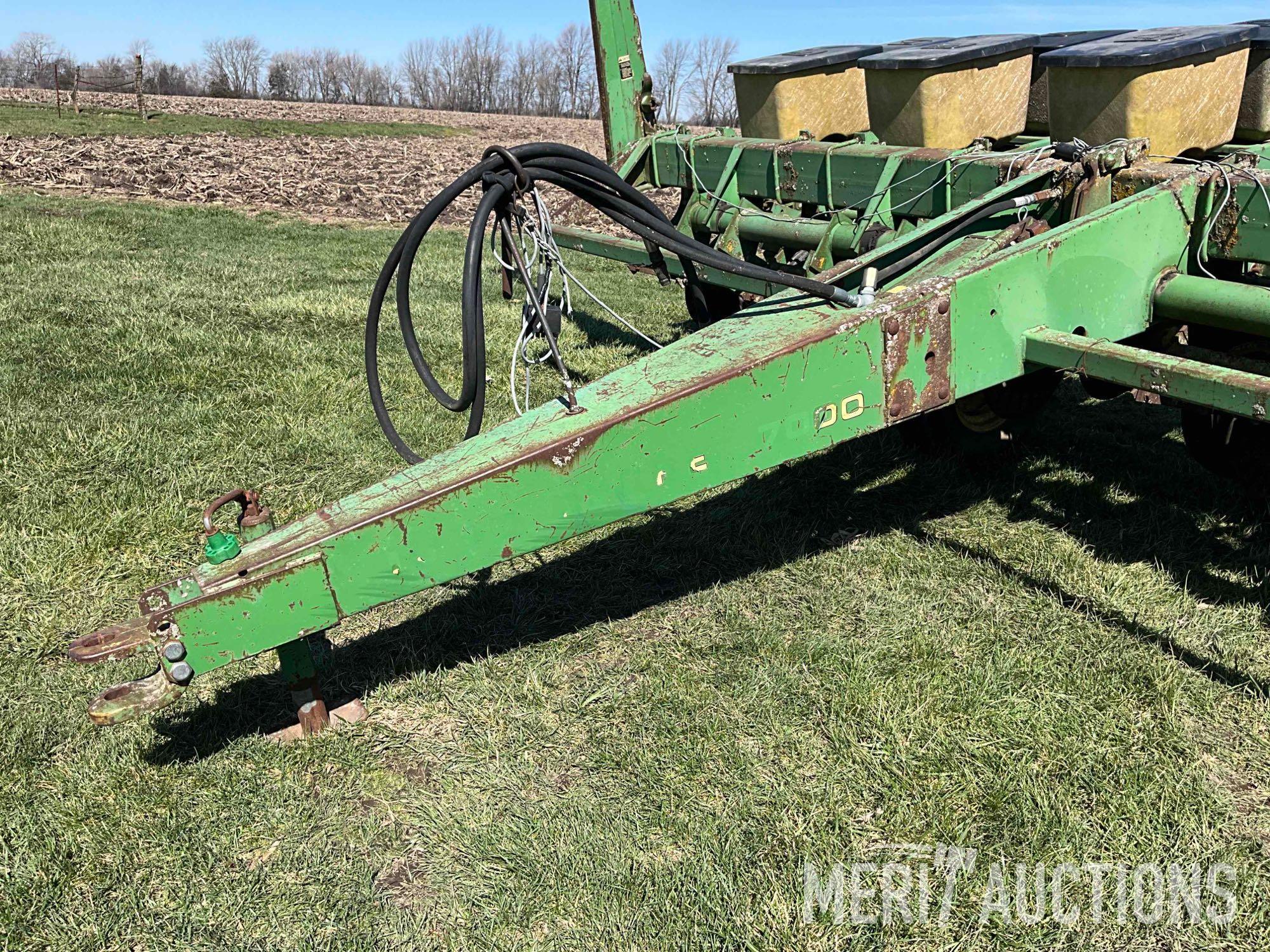 John Deere 7000 6 row 30in. planter