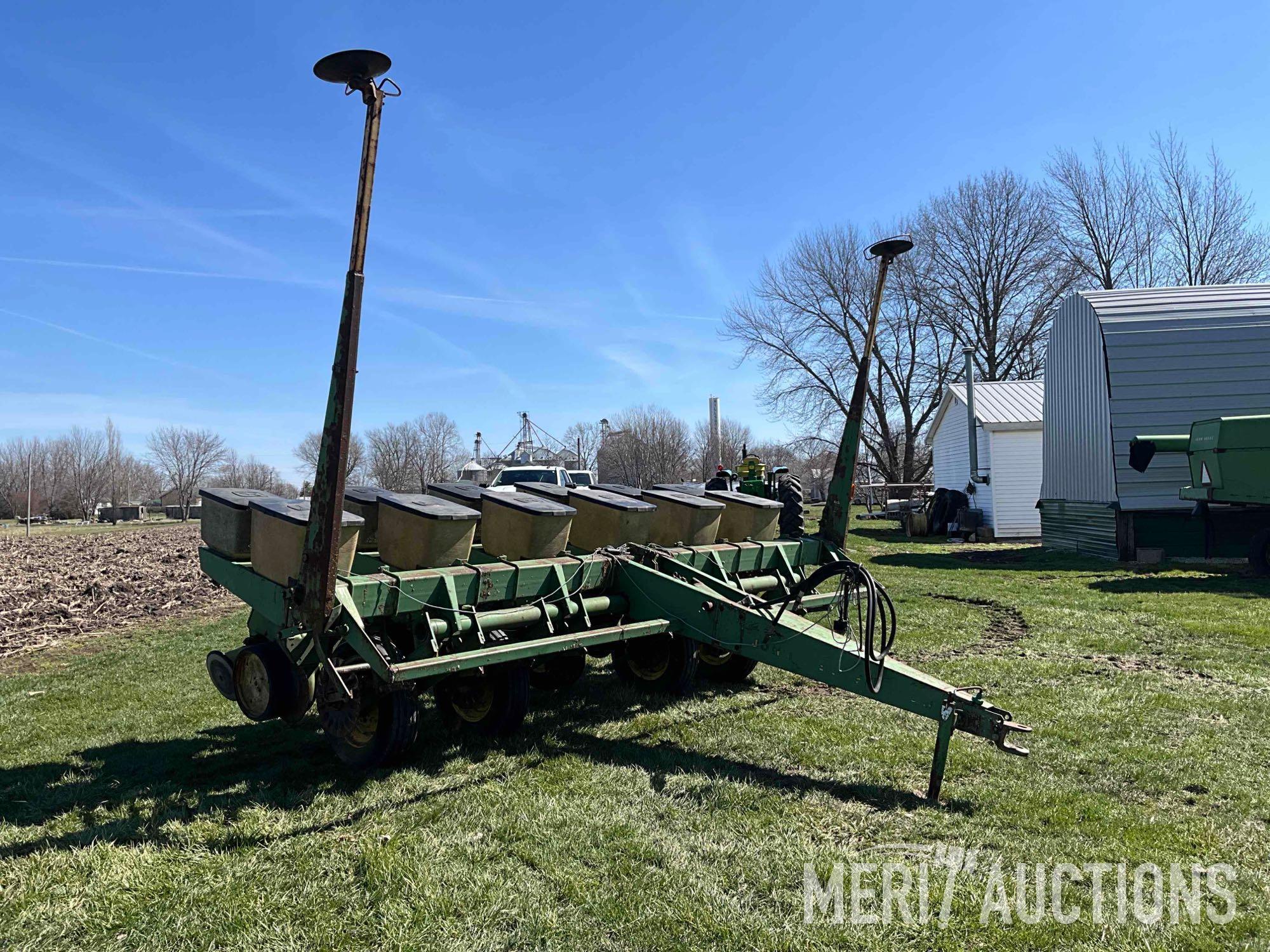 John Deere 7000 6 row 30in. planter