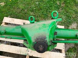 John Deere 2 cyl. wide front end