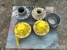 (4) wheel hubs & an air cleaner cover