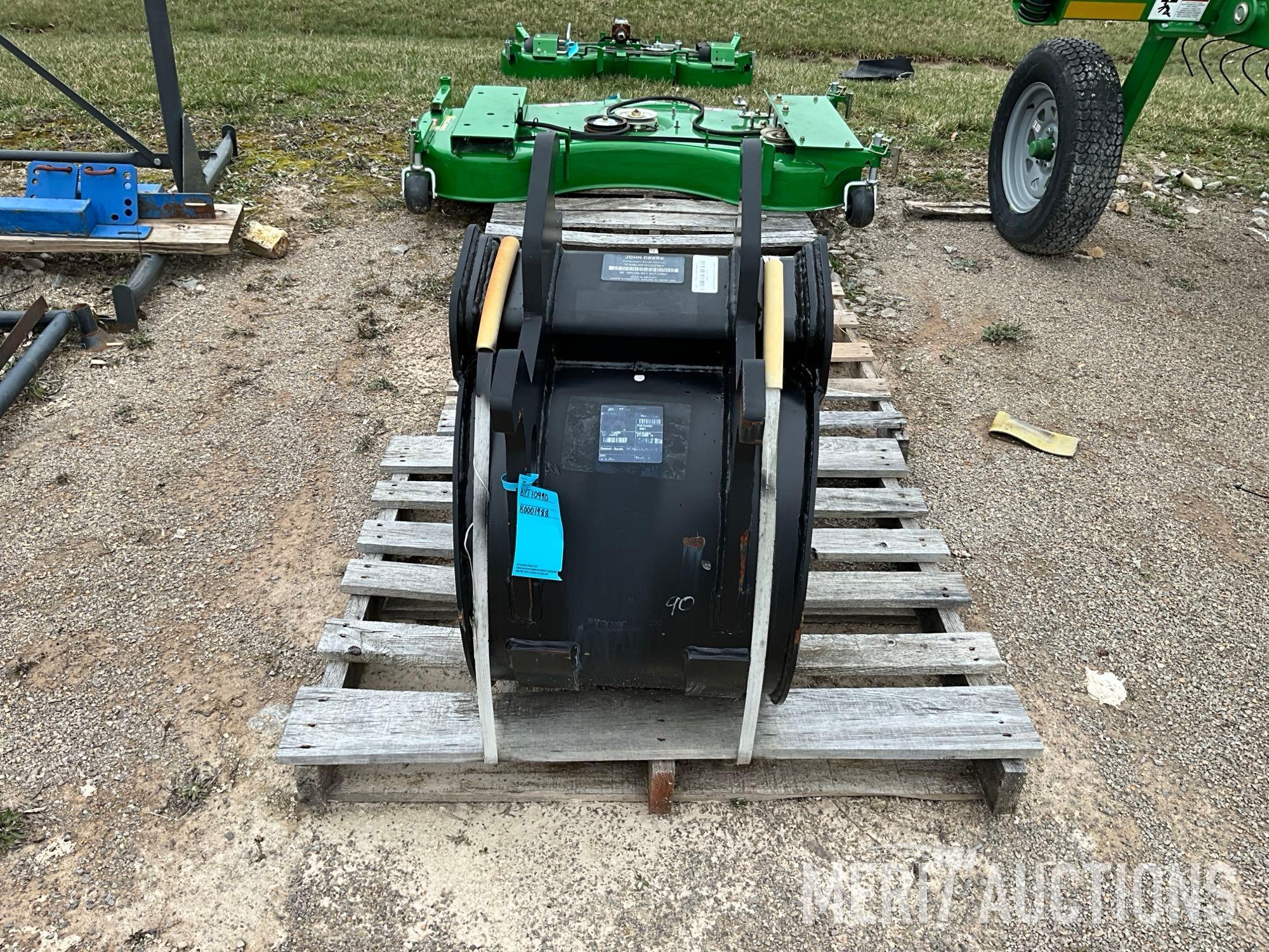 2021 John Deere BYT10990