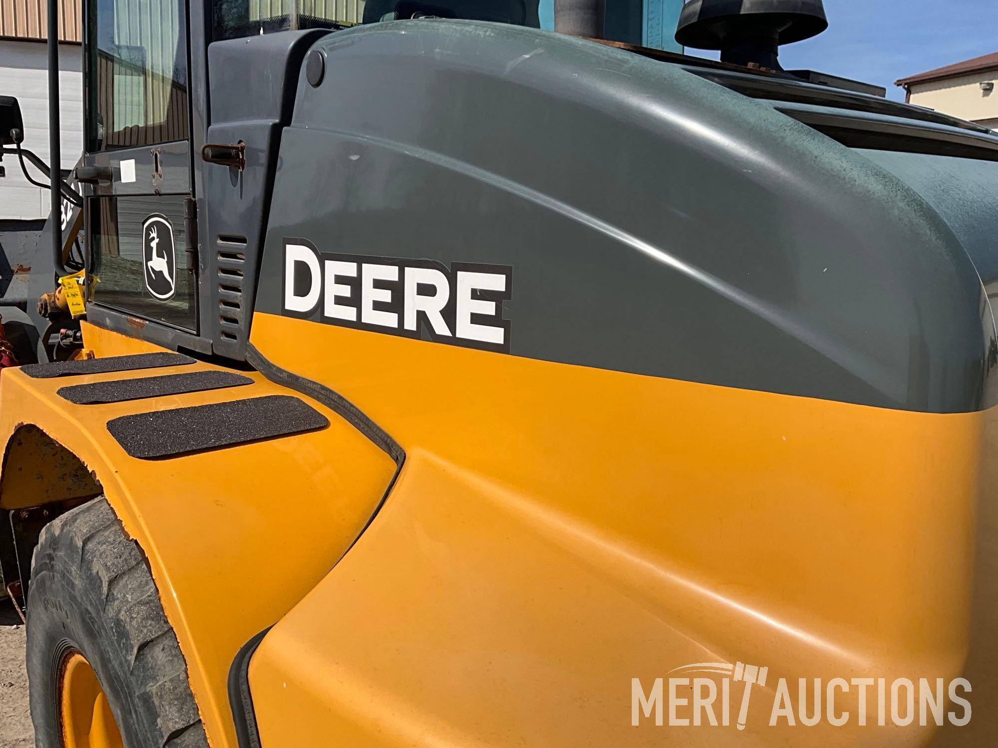 2014 John Deere 324J