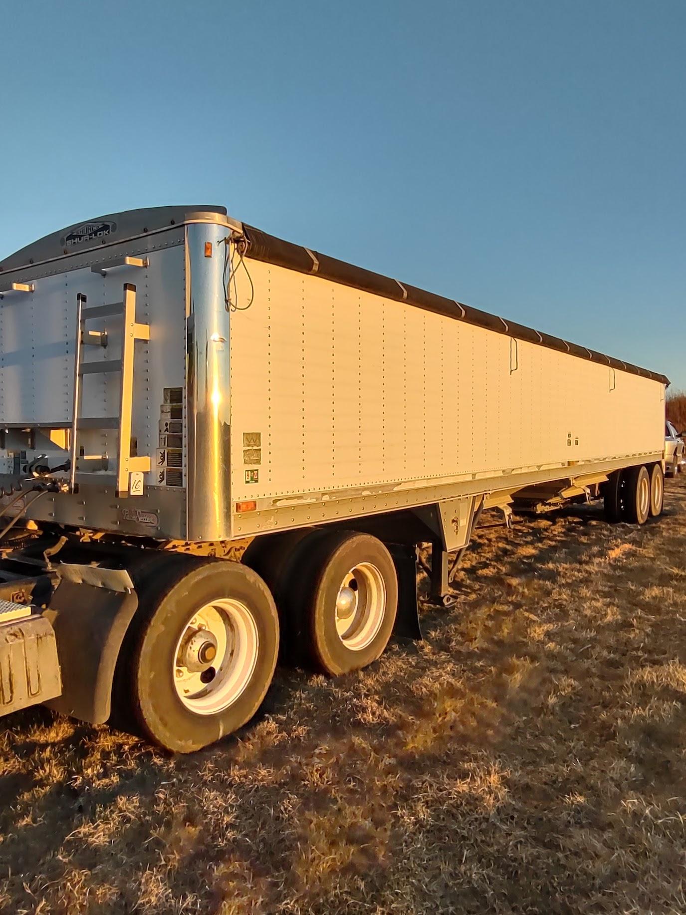 Wilson Hopper Bottom Grain Trailer