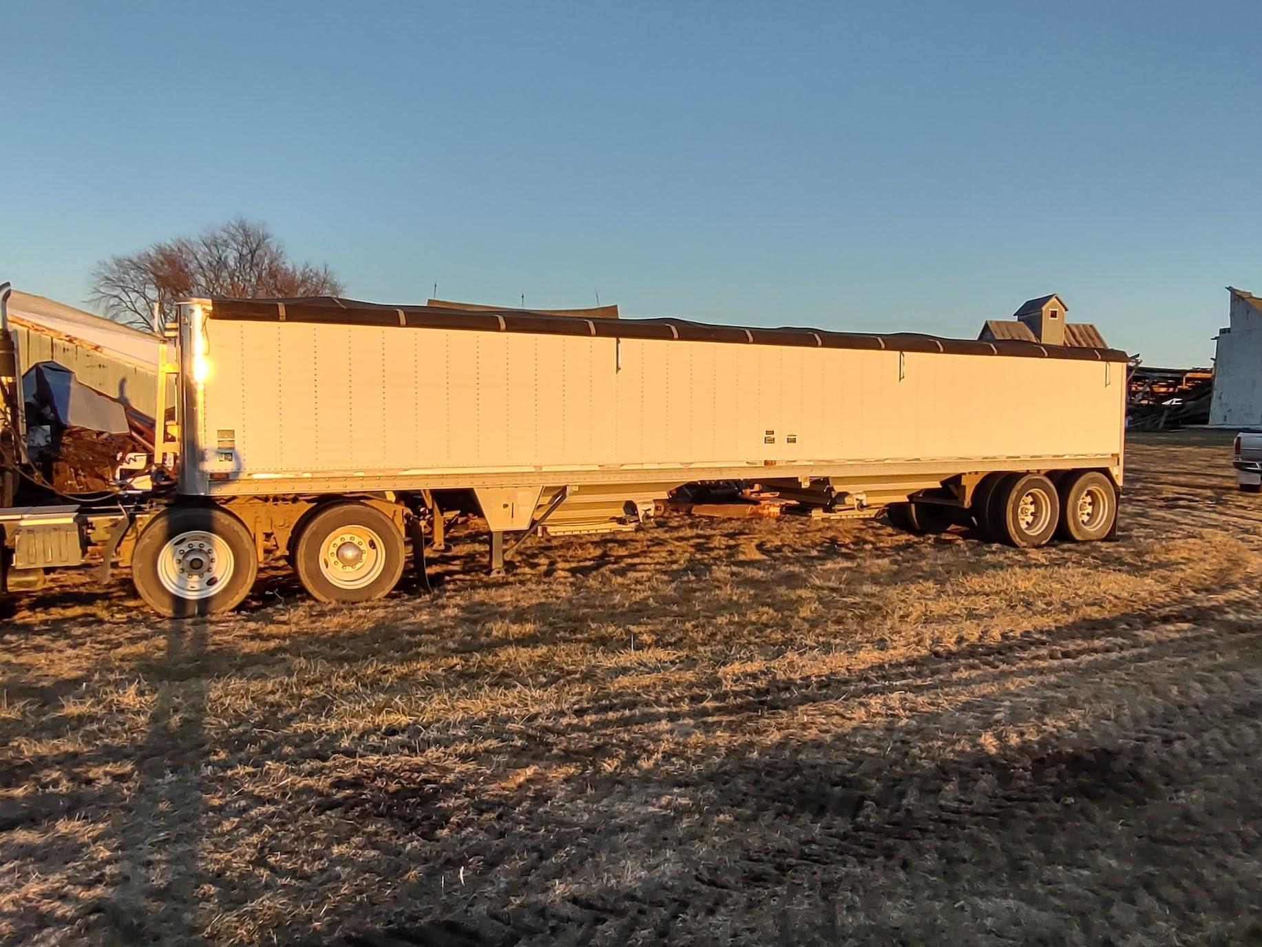 Wilson Hopper Bottom Grain Trailer