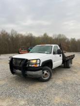 2004 CHEVY SILVERADO 3500 6.0L GAS 2X4 FLATBED VIN 1GBJC34U64E335870