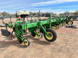 JOHN DEERE 886 CULTIVATOR