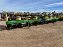 JOHN DEERE 1700 MAX EMERGE XP PLANTER