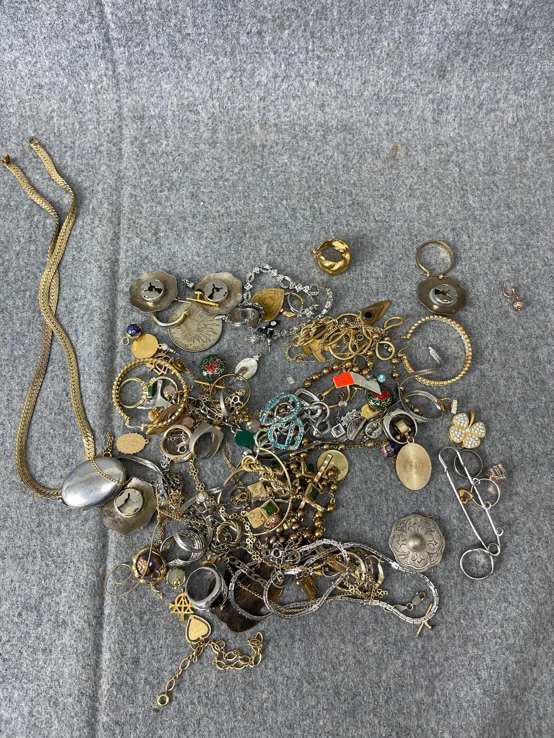 VINTAGE GOLD FILLED PLATED JEWELRY LOT