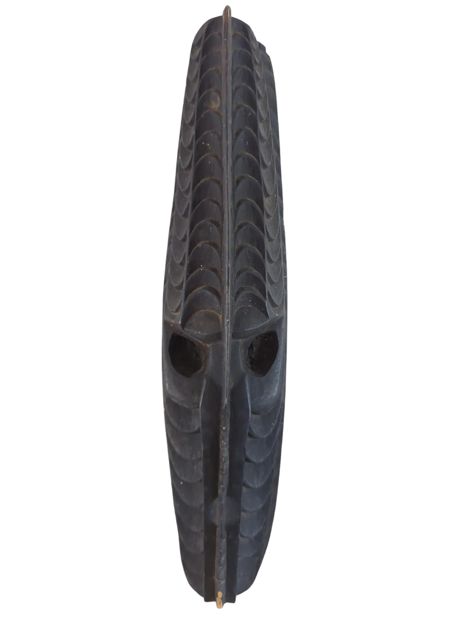 Antique Paupa New Guinea carved wood ancestral mask