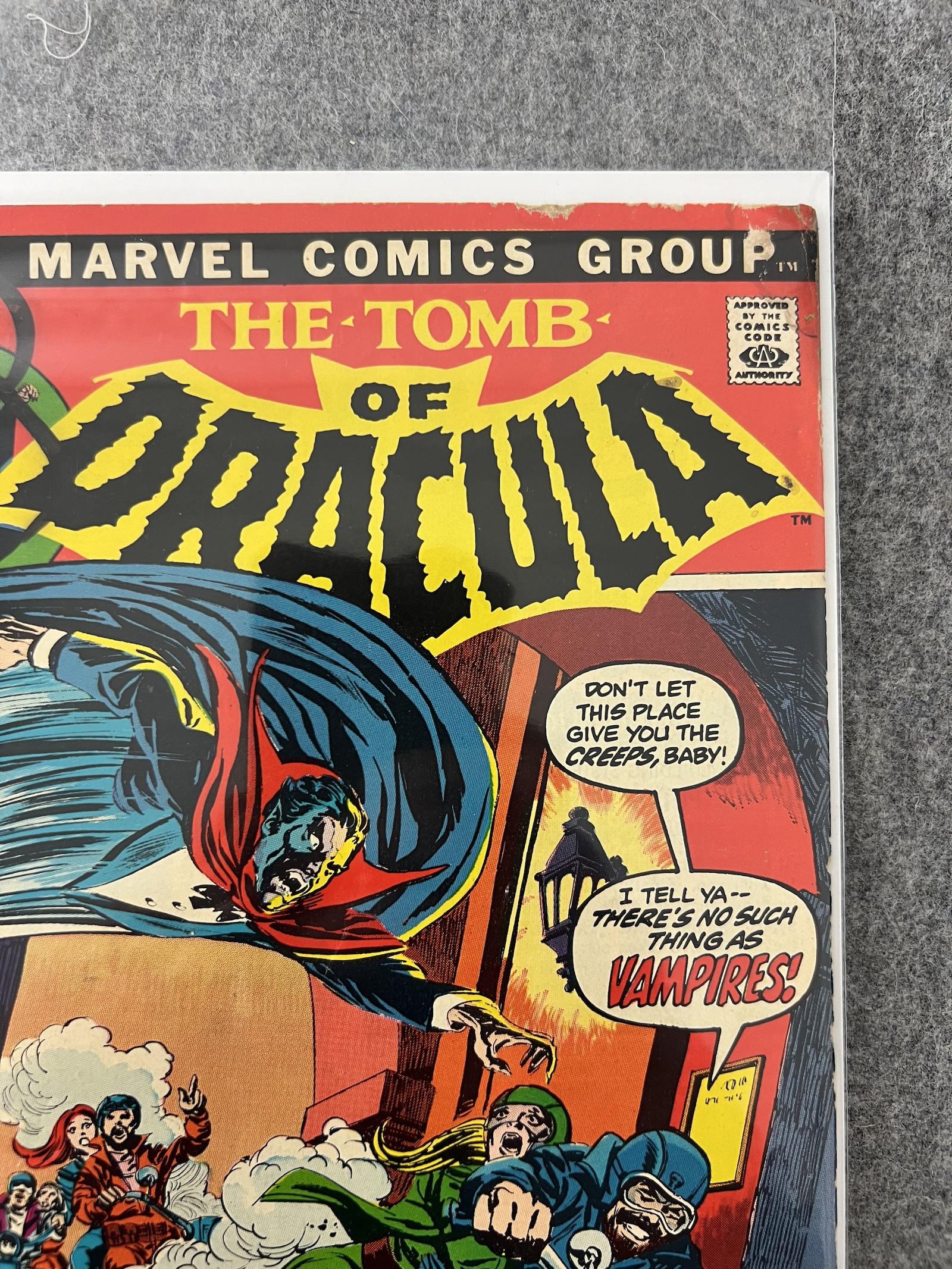 The tomb of Dracula 11 Marvel comic book superman 196 Collection