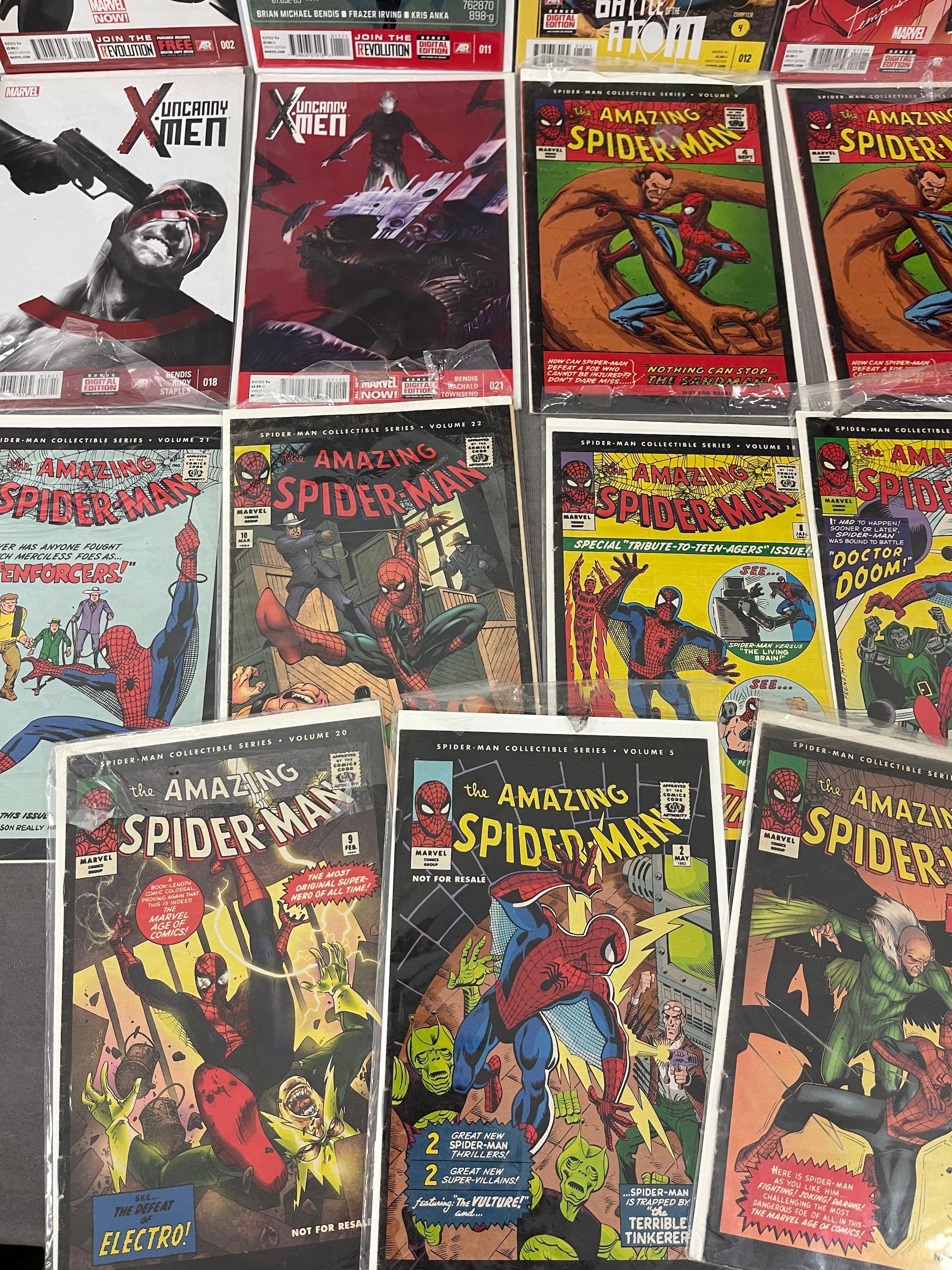 Spiderman Collectible Series and Uncanny X-Men Comic Book Lot