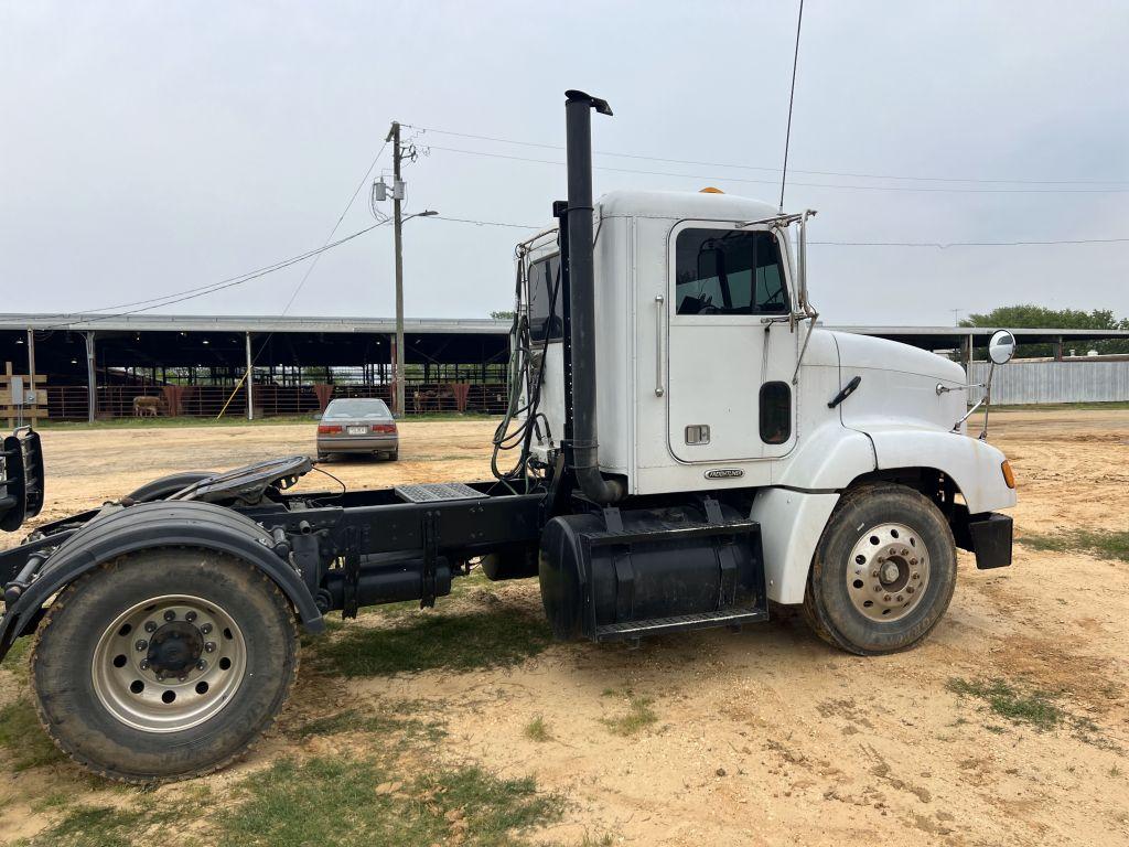 1999 Freightliner truck